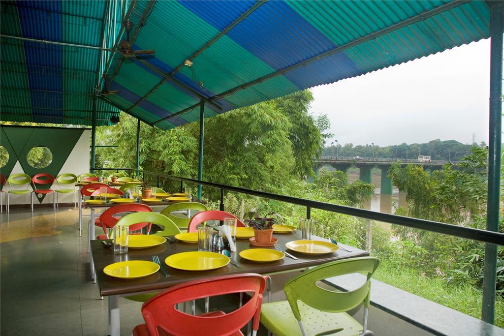 Vits Kamats Resort, 3* Silvassa